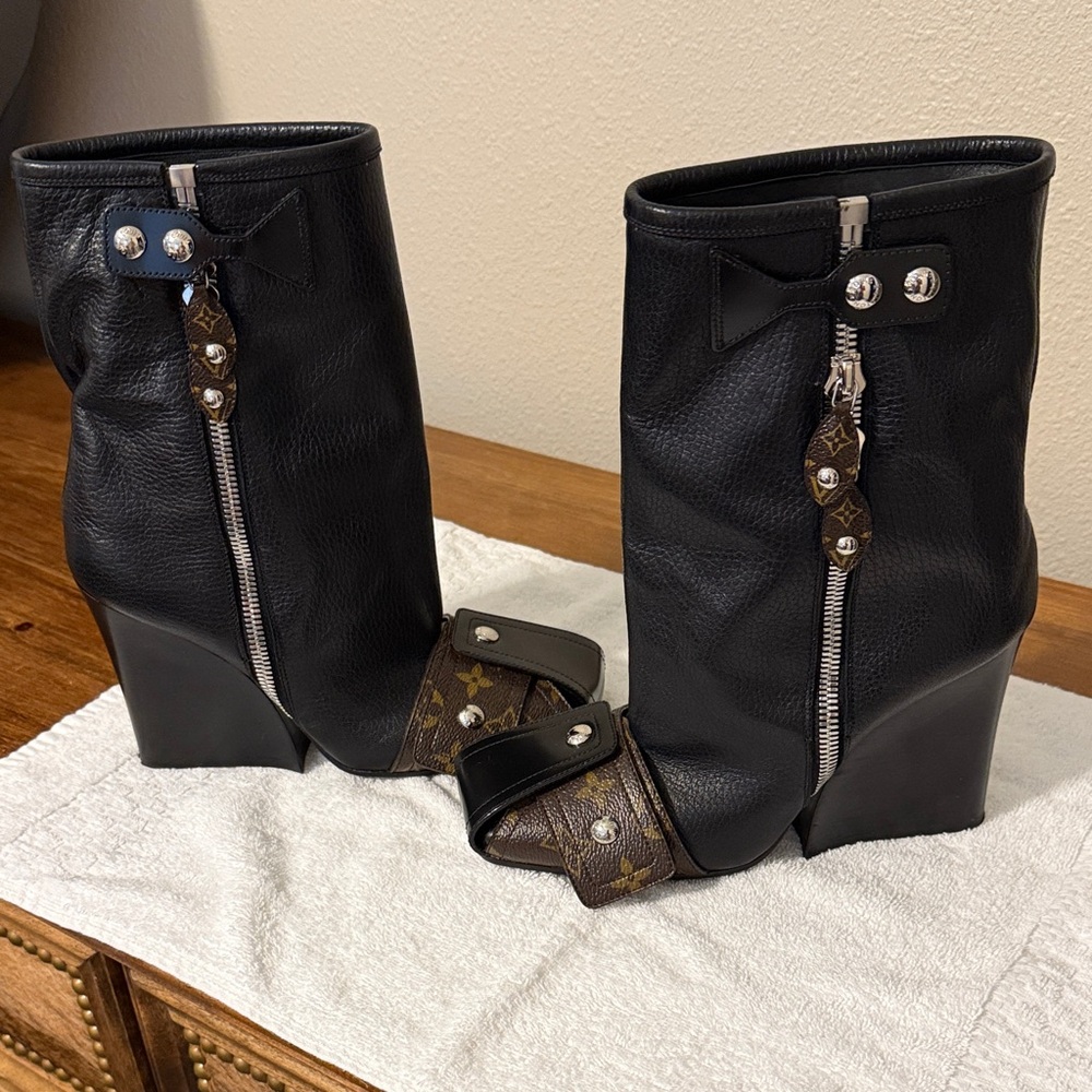 Louis Vuitton Black and Brown Heeled Boots - Picture 2 of 10